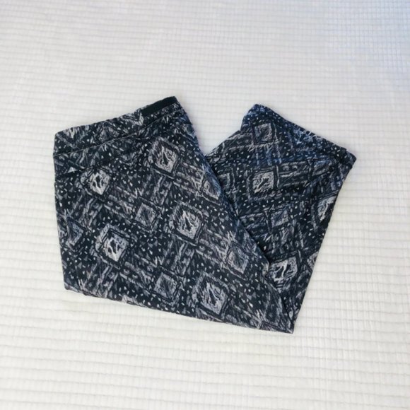 Black & Grey Azteck Print Active Set SZ XL - Picture 7 of 8